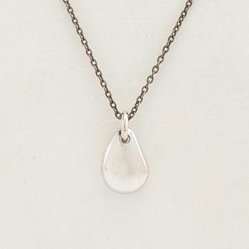 Ole Lynggaard, chain with pendant, silver.
