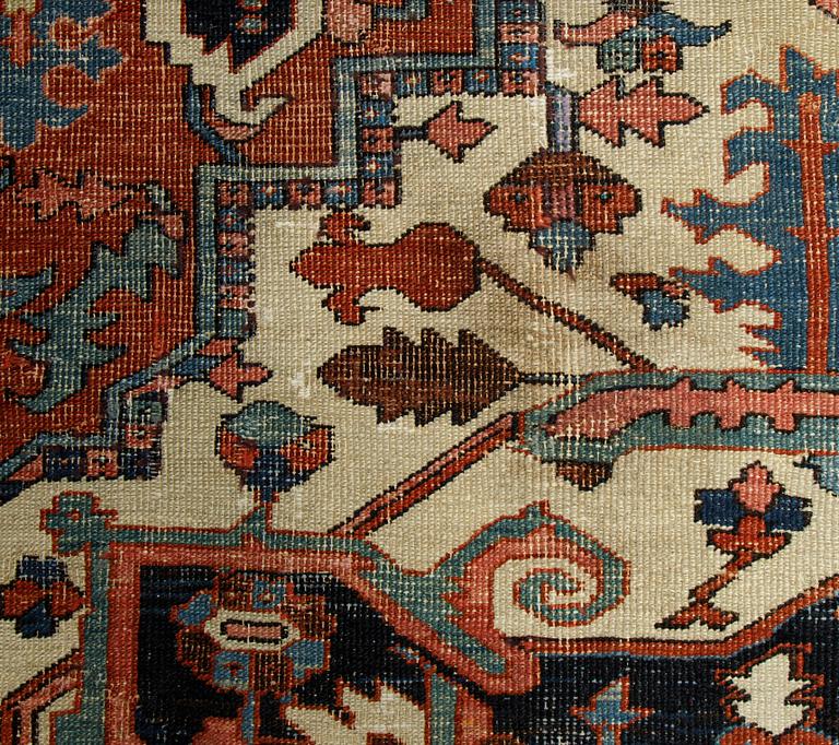 Matto, an antique Heriz, ca 364 x 277 cm.