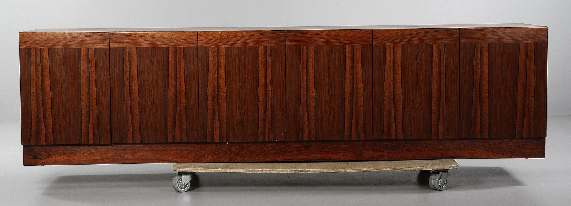 SIDEBOARD, trol Ib Kofod-Larsen för Seffle, 1900- talets andra hälft.