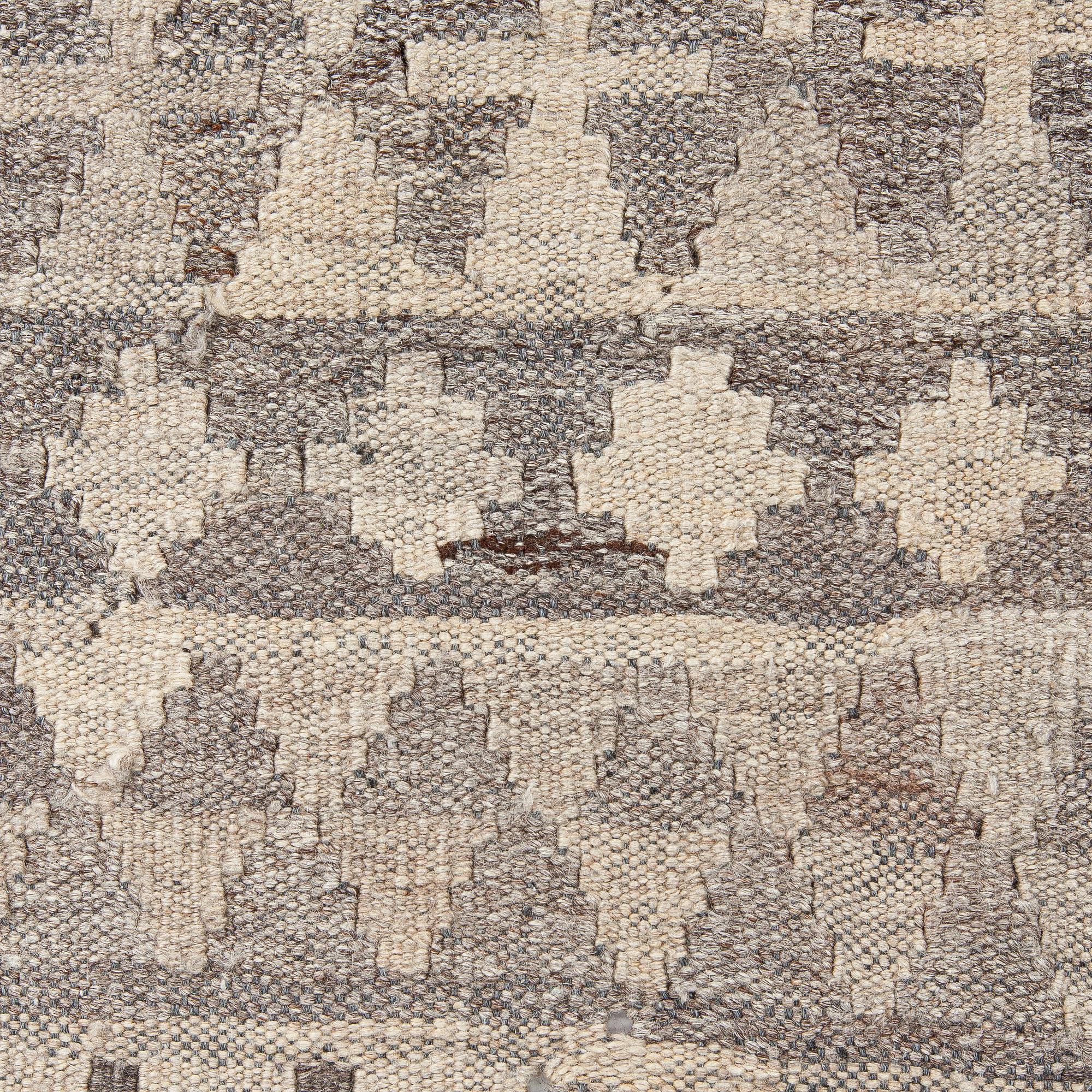 A Kilim carpet, ca. 262 x 176 cm.