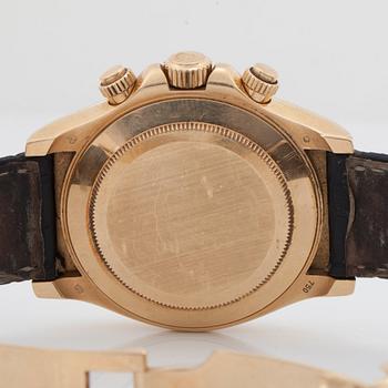 HERRUR, Rolex Daytona Cosmograph. Automatisk. Pärlemotavla. Ø 40 mm. Boett och spänne i 18K guld.