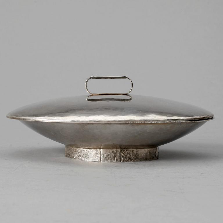 LOCKSKÅL, silver, CJ Forsberg, Södertälje, 1974. Tot vikt 340 gram.