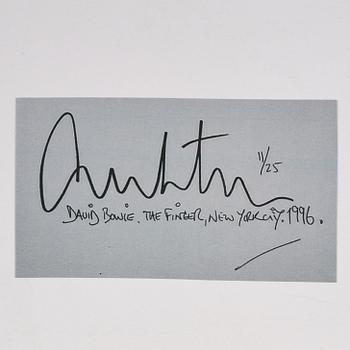 Albert Watson, "David Bowie, The Finger, New York City, 1996".