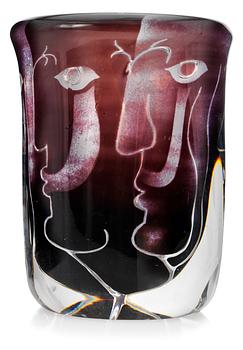 1211. An Ingeborg Lundin ariel vase, "Ansikten", Orrefors 1972.