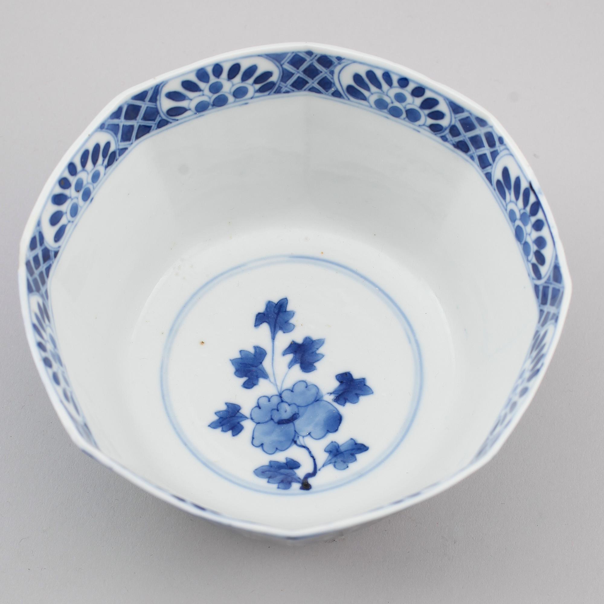 SKÅL, porslin, Japan, Kinesisk Kangxistil, sent 1800-tal.