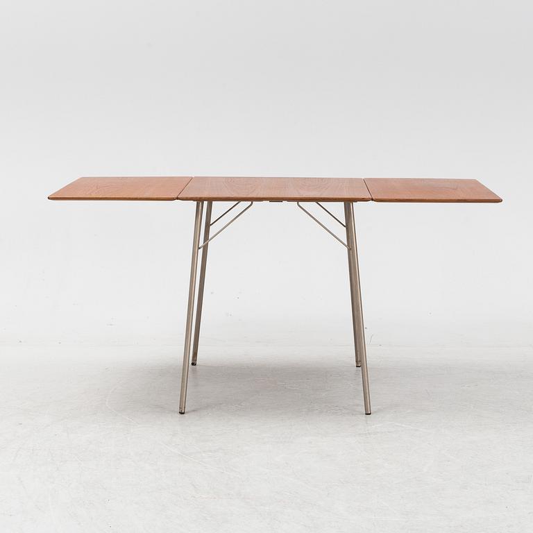 Arne Jacobsen, a model '3601' teak dining table, Fritz Hansen, Denmark, 1960's.