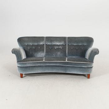A 1940/50s sofa.