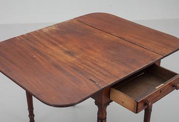 KLAFFBORD, sk Pembroke Table, England, 1800-talets första hälft.