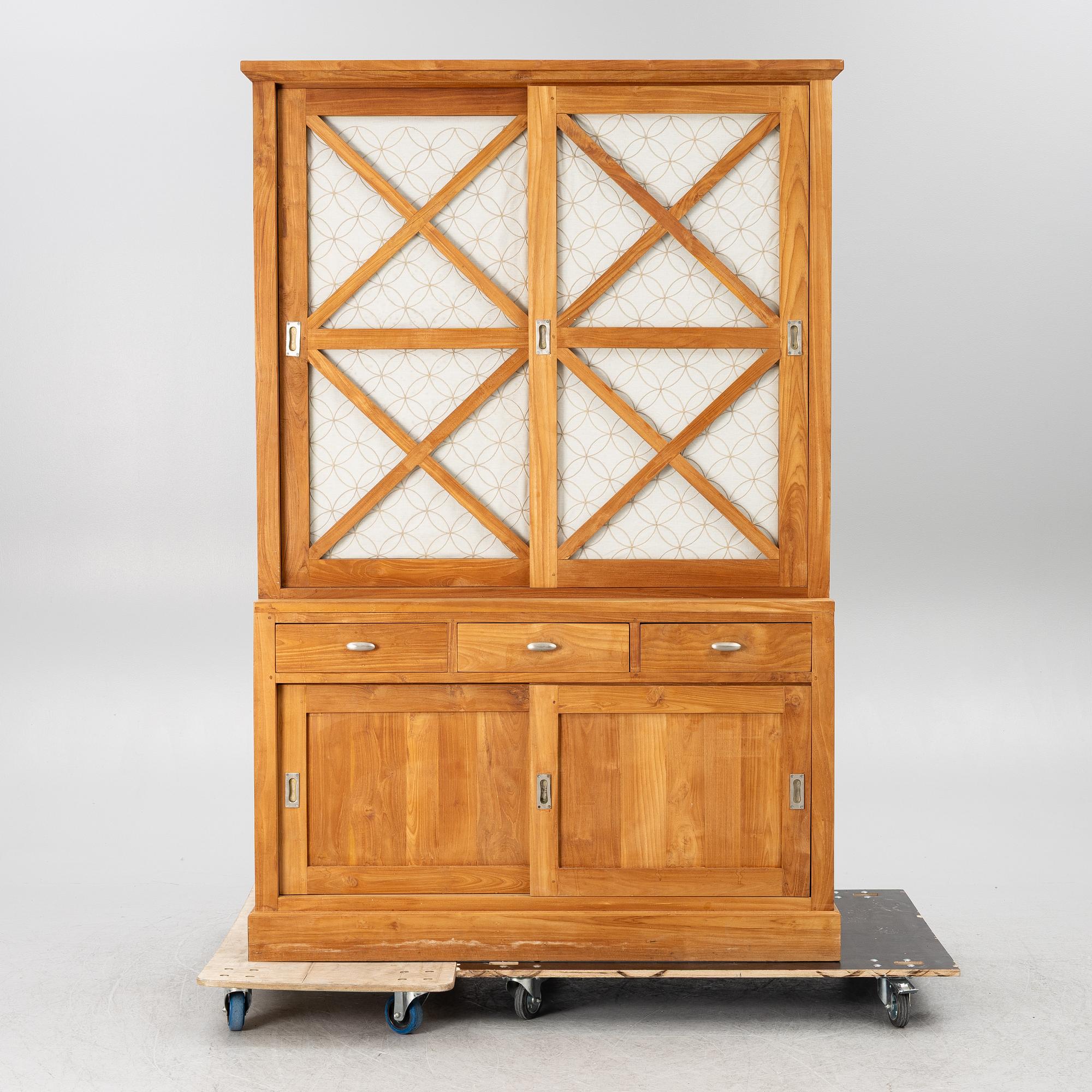 Display cabinet, contemporary.