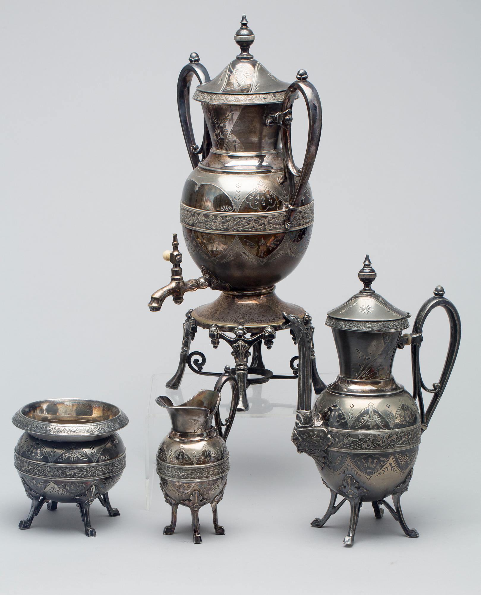SAMOVAR samt KANNA, SOCKERSKÅL  och GRÄDDKANNA, ca 1870-80, plate USA.