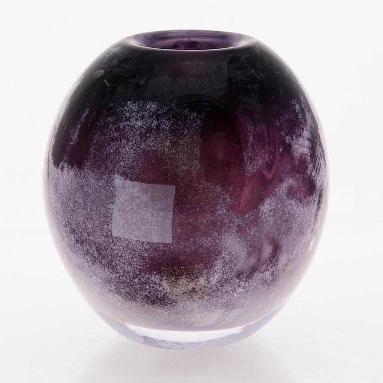 ELLA VARVIO, a glass vase / sculpture, signed Ella Varvio 2017.