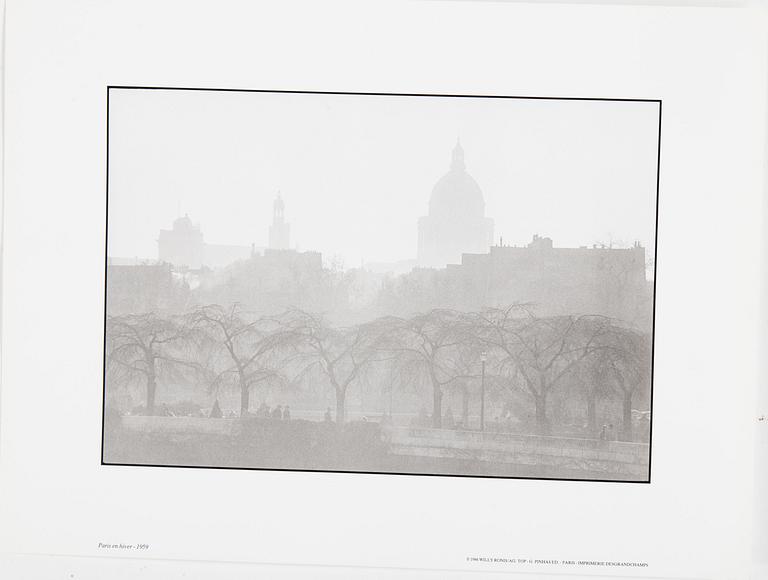 WILLY RONIS, Portfolio with 12 photographs reproduced in black and white on thick paper.  Published in 1986.
