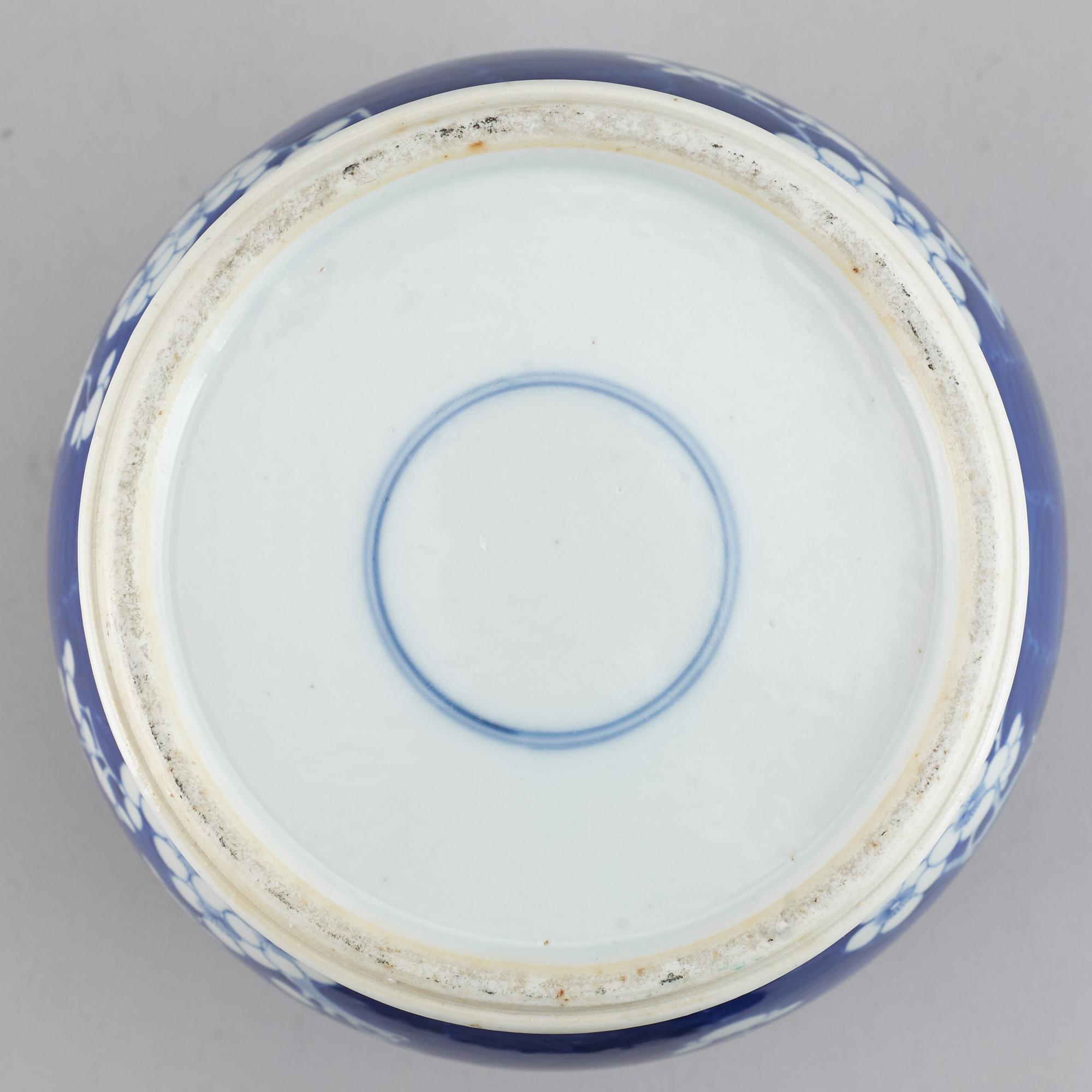 A blue and white jar cover, Qing dynasty, first half of 20th Century.