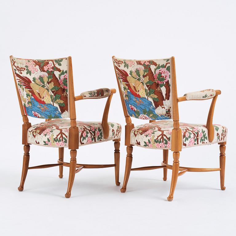 Josef Frank, karmstolar, ett par, Firma Svenskt Tenn, modell 725.
