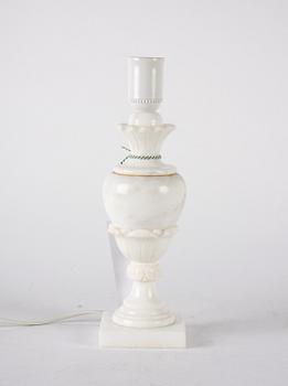 BORDSARMATUR, alabaster.