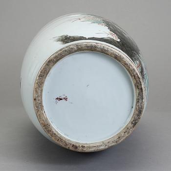 GOLVVAS, porslin, Kina, 1800-talets slut.