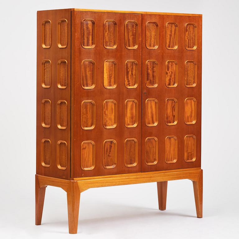 Carl Cederholm, a Swedish Modern cabinet, Stil & Form, Stockholm, 1940s-50s.