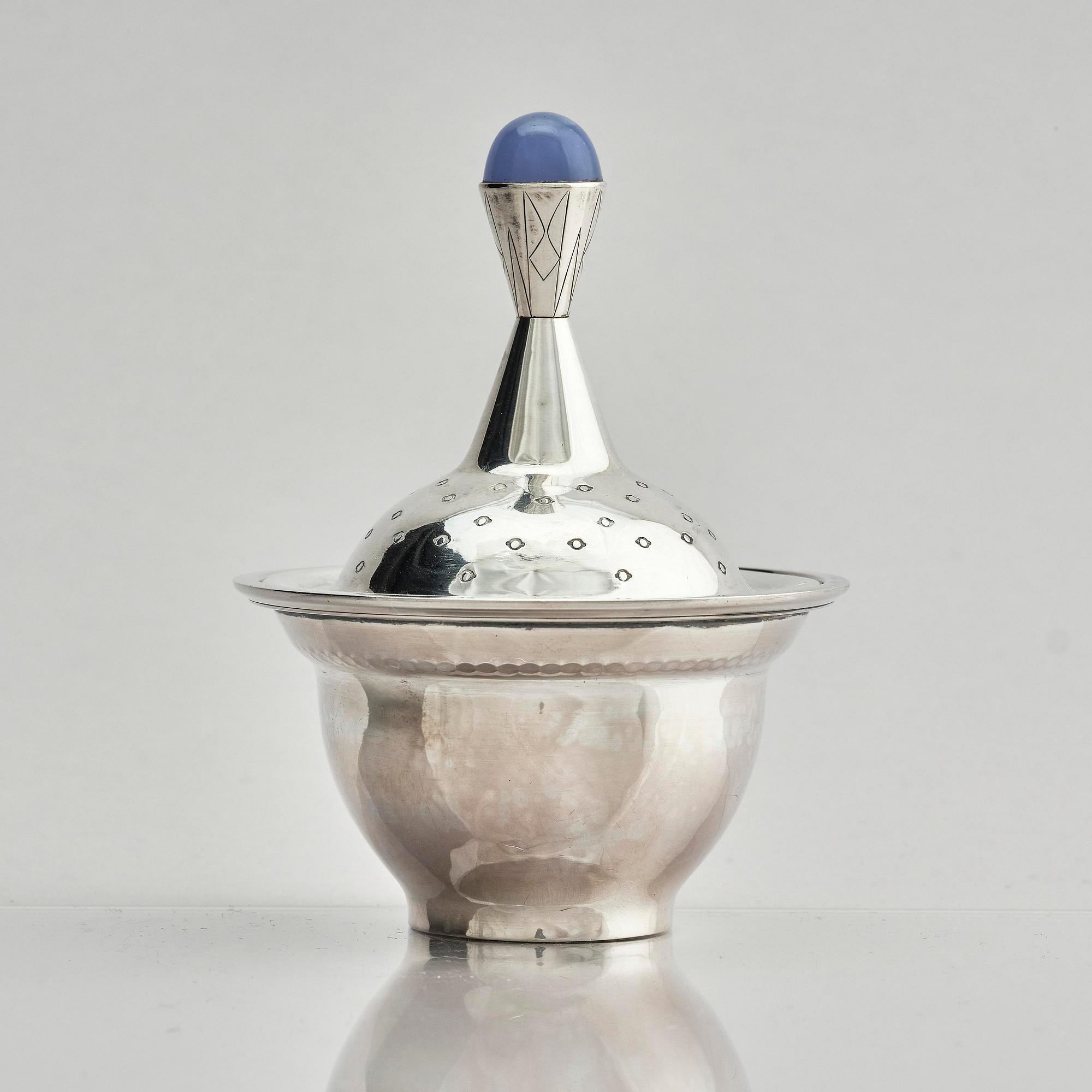 Birger Haglund, a sterling silver box with lid, Stockholm, Sweden 1952.