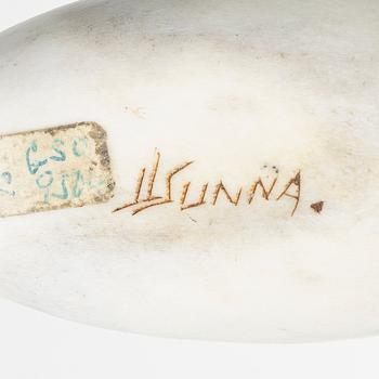 Lars Levi Sunna, box in the shape of a ptarmigan, signed.