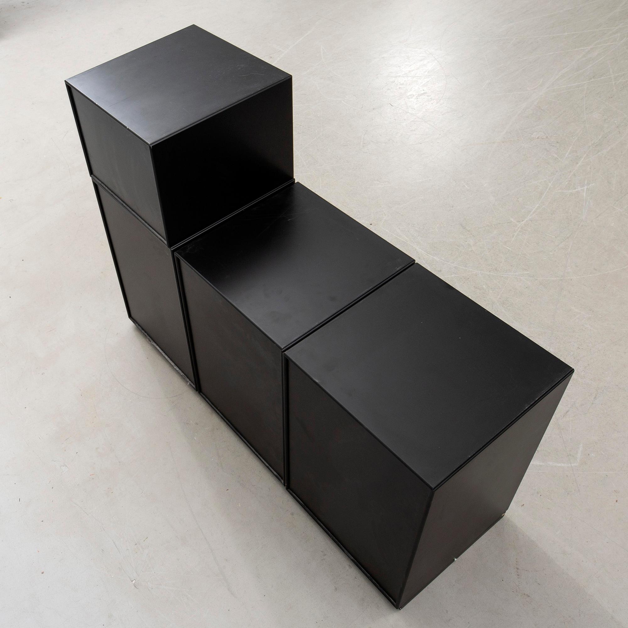 Peter J Lassen, Shelf system, 9 dlr for Montana Denmark.