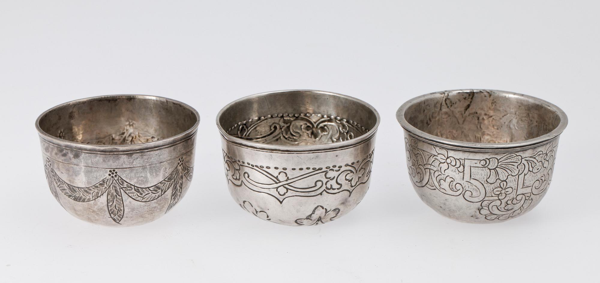 TUMLARE, 3 st, silver, Ryssland 1700-tal. Bla Moskva 1792. Totalvikt ca 90 gram.
