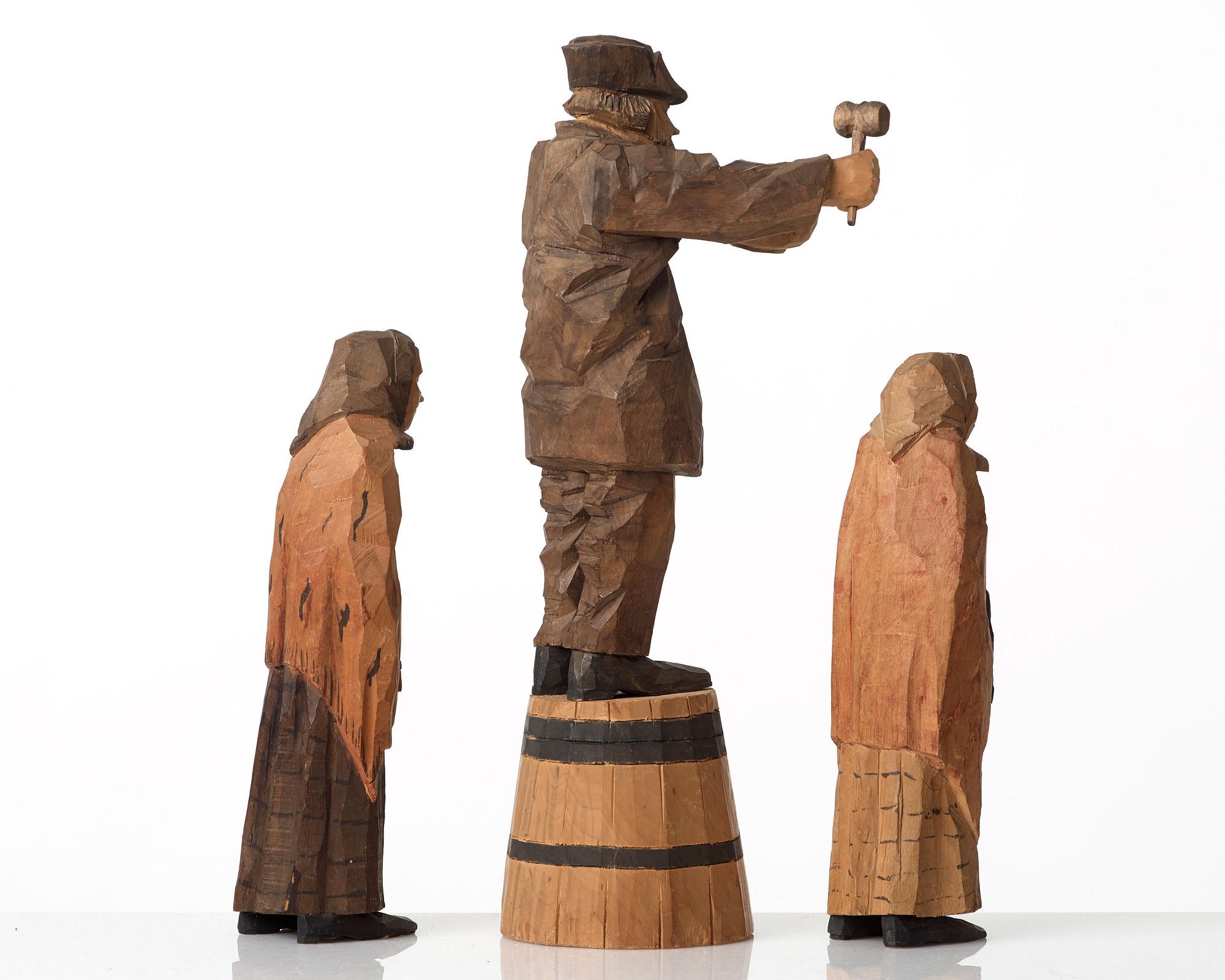 AXEL PETERSSON DÖDERHULTARN, Skulpturgrupp, 7 delar, Signerade och fem daterade 1918.