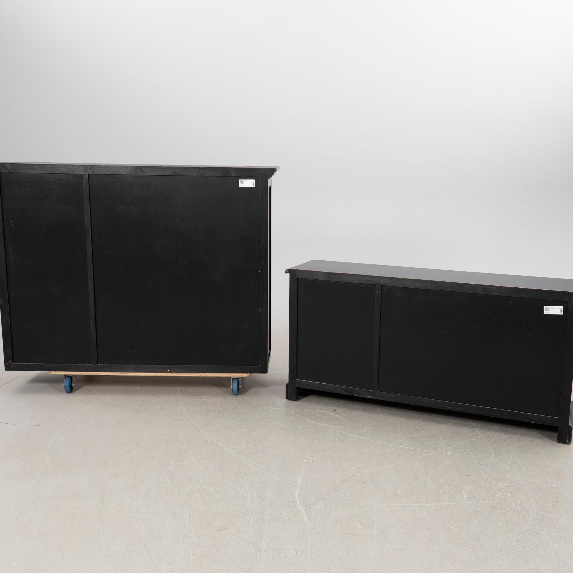 Vitrinskåp, 1900-talets första hälft.