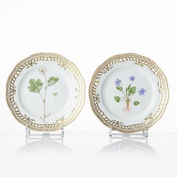 A set of six Royal Copenhagen 'Flora Danica' dessert dishes, Denmark, 20th century.