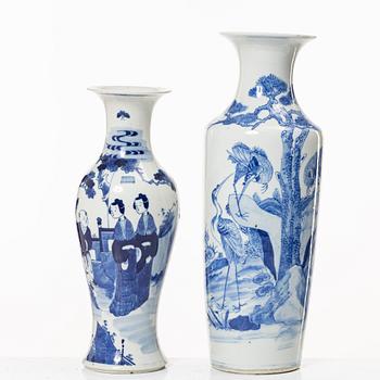 Two blue and white porcelain vases, China, Qing dynasty, 19th century.
