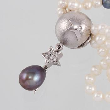 COLLIER, odlade pärlor med lås i 18K vitguld, briljantslipade diamanter samt odlad pärla, Ole Lynggaard.