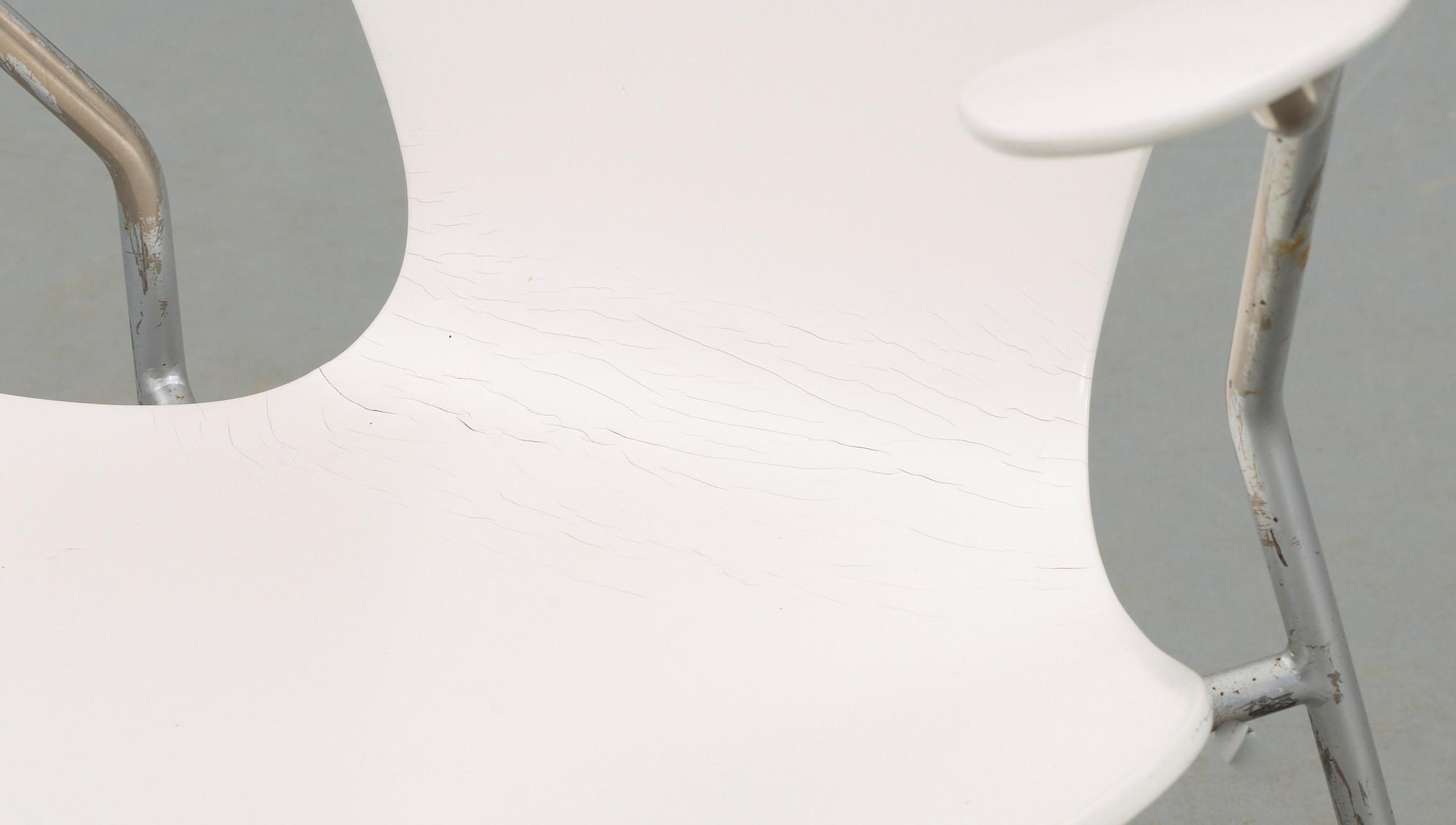 KARMSTOLAR, ett par, "Sjuan" Arne Jacobsson för Fritz Hansen, 1900-talest mitt.