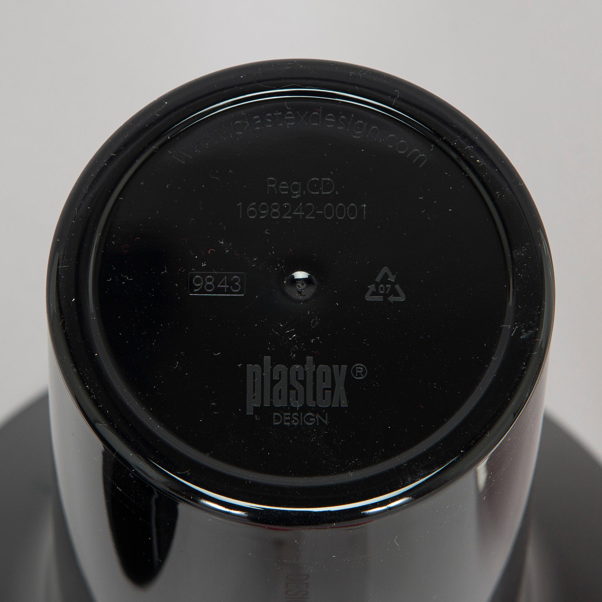 Eero Aarnio, erä kodintuotteita, 13 kpl, eri valmistajia.