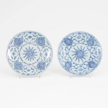 A group of 12 Chinese porcelain small dishes, late Qing dynasty, late 19th Century or around the year 1900.