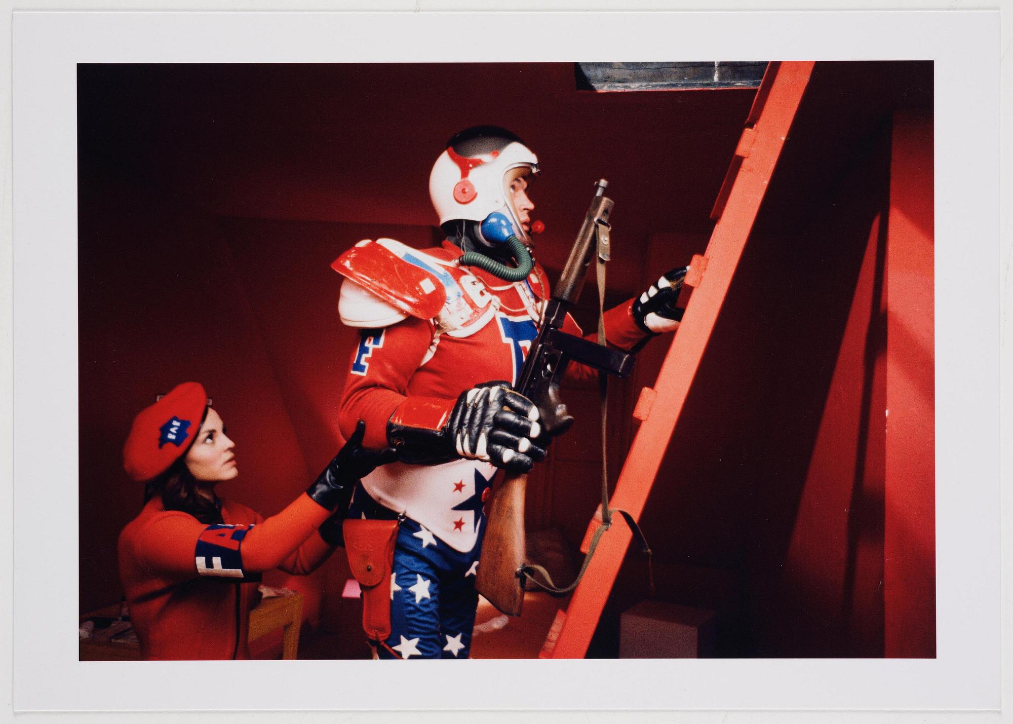 William Klein, ”Mister Freedom koffert - full set edition”, 2020.