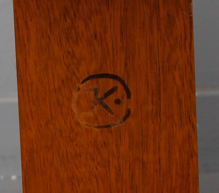 HYLLA, "Pilaster", John Kandell, Källemo AB.