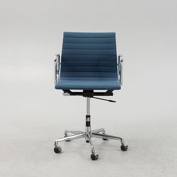 Charles & Ray Eames, skrivbordsstol, "EA 117", Vitra.