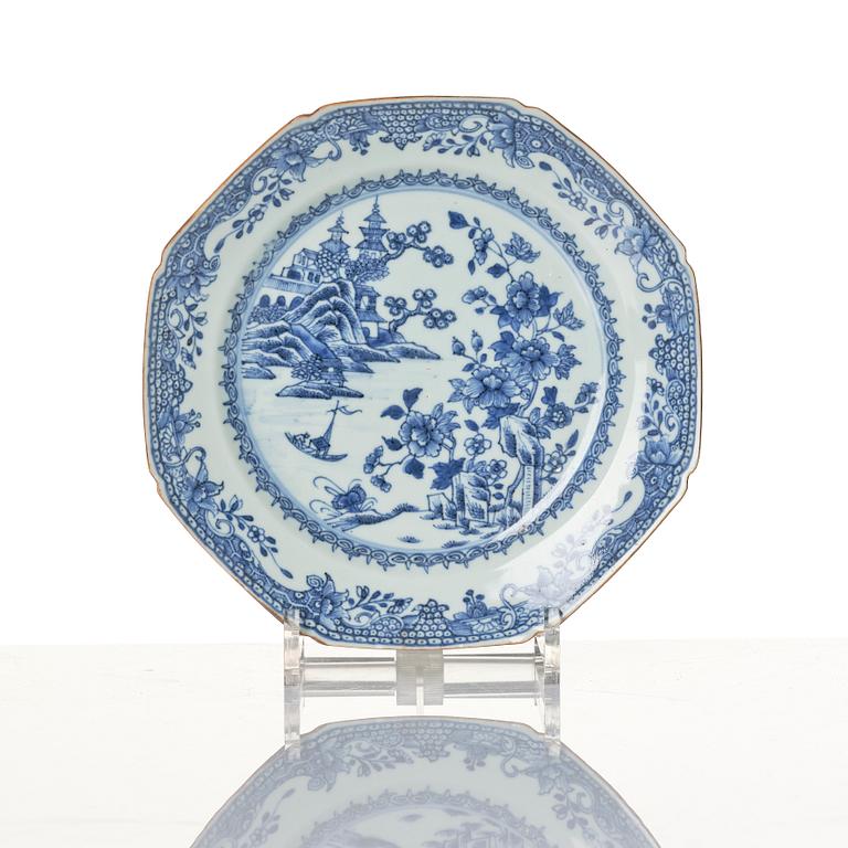 A matched set of 8 blue and white dishes, Qing dynasty, Qianlong (1736-95).