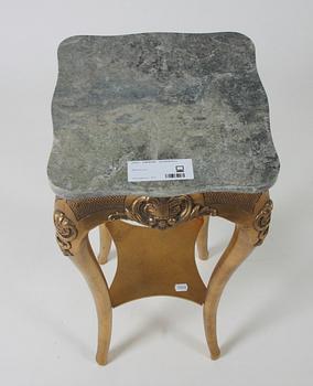 PIEDESTAL, nyrokokostil.