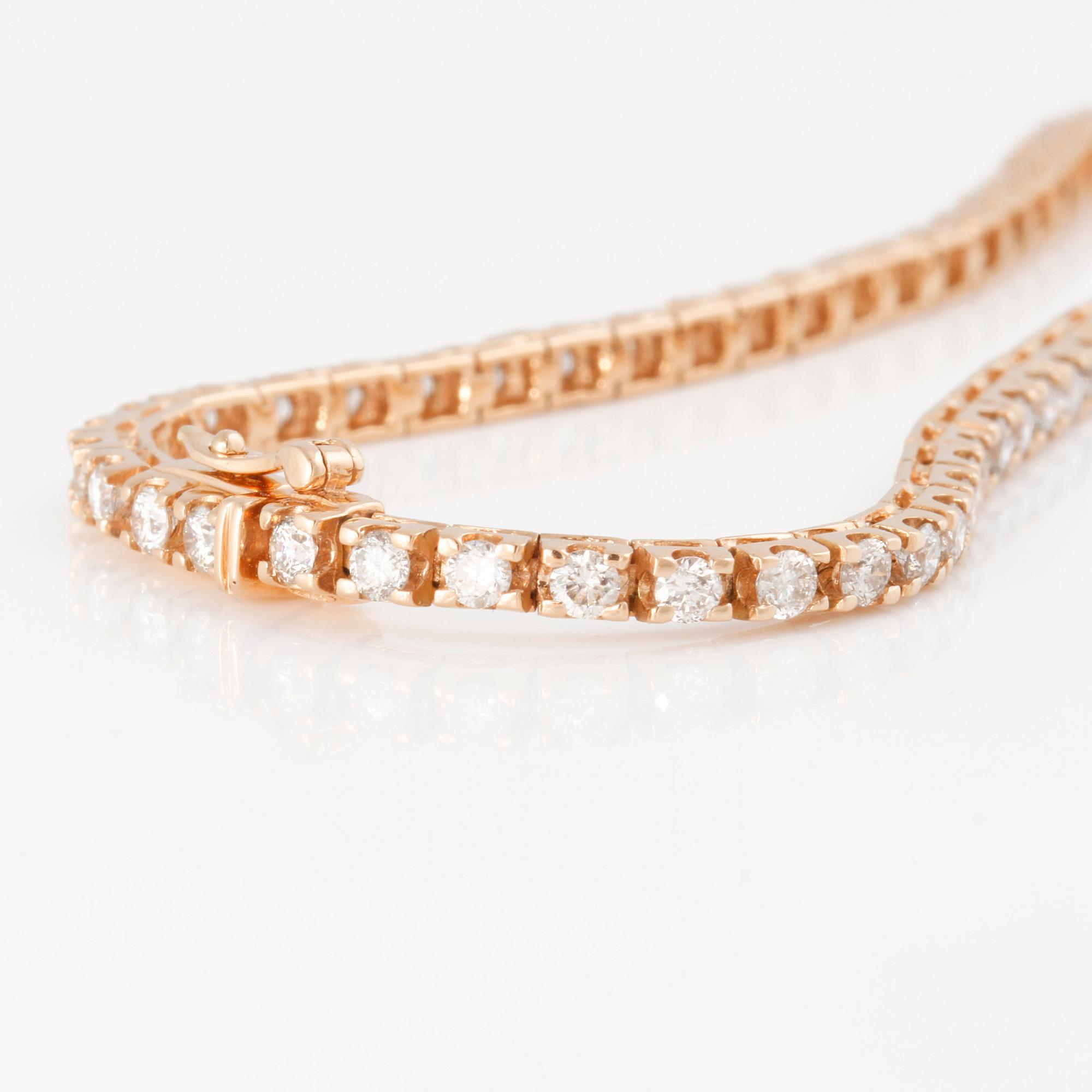 ARMBAND, sk tennisarmband, med briljantslipade diamanter, ca 2.10 ct.