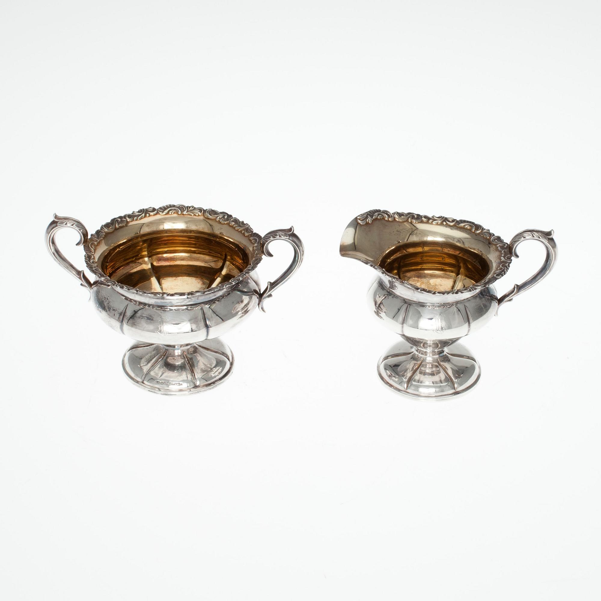 GRÄDDSNÄCKA och SOCKERSKÅL, silver, Kultakeskus, Tavastehus 1968. Tot. vikt ca 241 g.