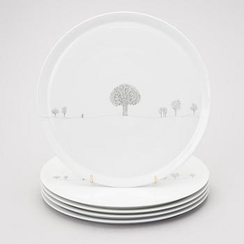 A 53 piece "Winterreise" & "Polygon"  dinner/coffee set by Rut Bryk and Tapio Wirkkala for Rosenthal. Late 20th century.