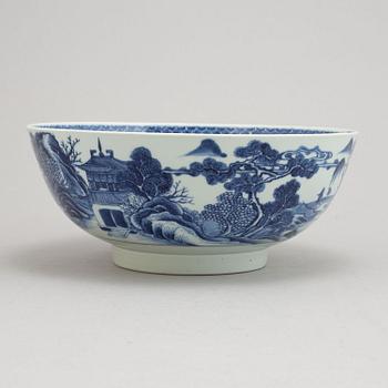 A blue and white punch bowl, Qing dynasty, Qianlong (1736-95).