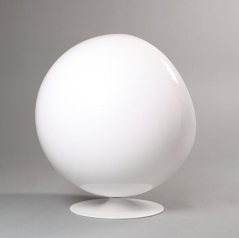 An Eero Aarnio white fiberglass and orange fabric 'Ball chair', by Adelta, Finland, post 1991.