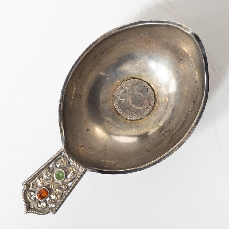 Alexander Benediktowitsch Ljubawin, kåsa / kovsh, silver, St Petersburg, Ryssland 1896-1908.