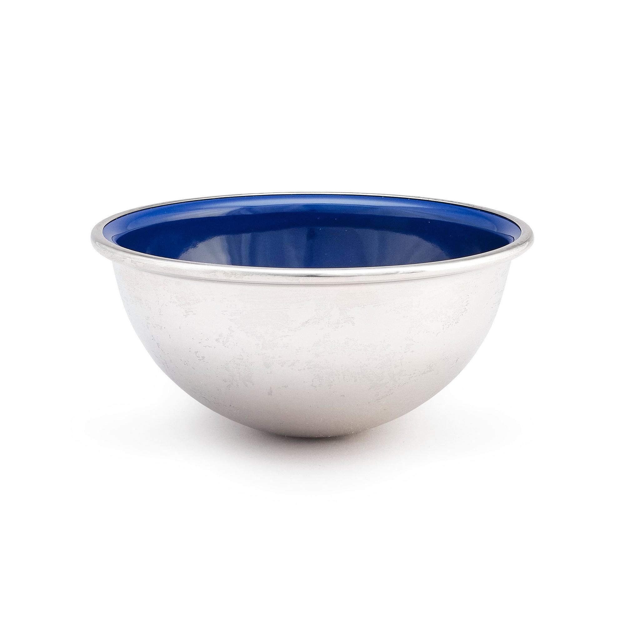 Sebastian Schildt, skål med emaljerad insida, sterlingsilver, Stockholm, 2017.