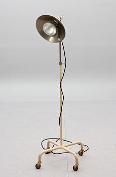 GOLVLAMPA, 1900-talets mitt.