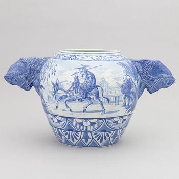 A cleamware pot, Gustavsberg, around 1900.