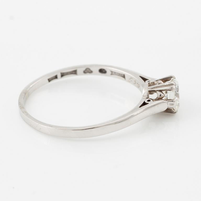 Ring, 18K white gold with a brilliant-cut diamond 0.65 ct.