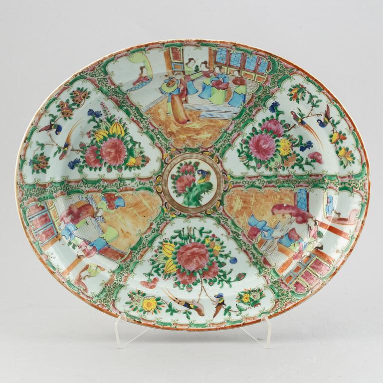 A famille rose Canton serving dish, Qing dynasty, late 19th century.