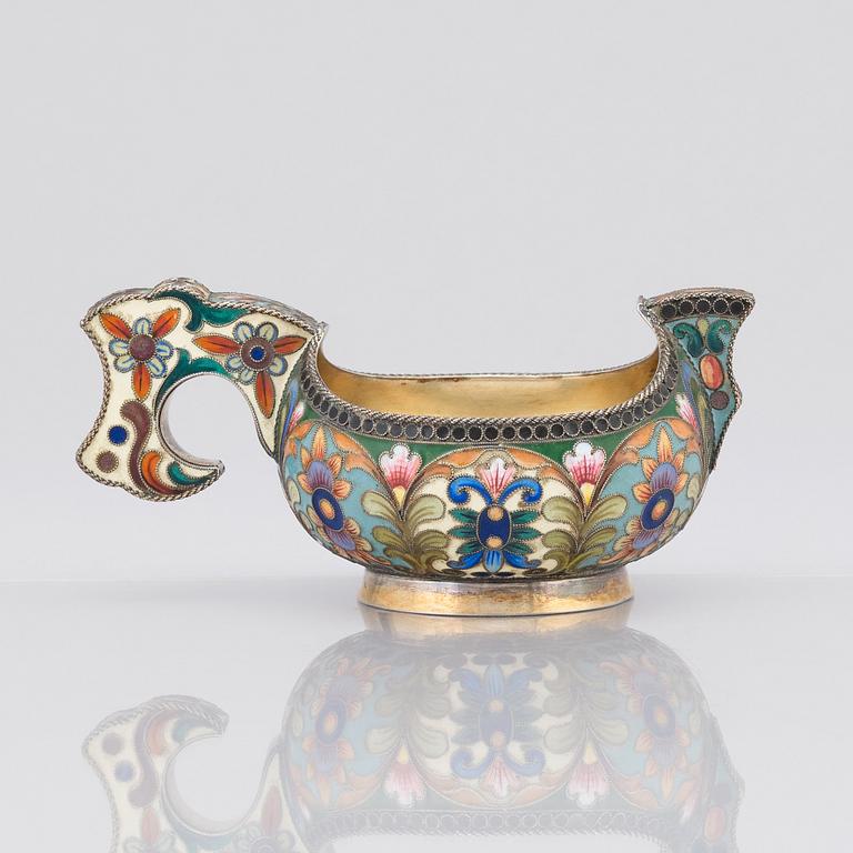 Kåsa, silver och cloisonné. Khlebnikov, Moskva 1908-17.